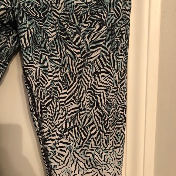 lululemon athletica Pants - Lululemon invigorate crop leggings